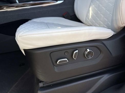 New 2026 Cadillac Escalade ESV Platinum Sport w/ LPO, ONYX Package image 21