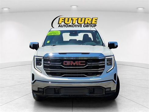 Used 2024 GMC Sierra 1500 SLT image 3