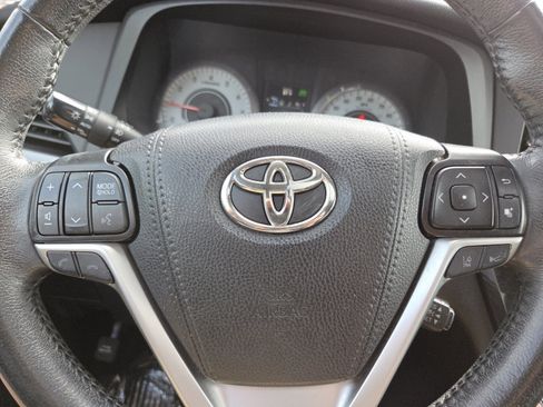 Used 2019 Toyota Sienna SE w/ SE Preferred Package AWD/4WD image 30