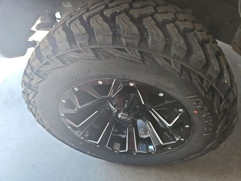 Used 2015 Toyota Tundra SR5 w/ TRD Off Road Package AWD/4WD image 19