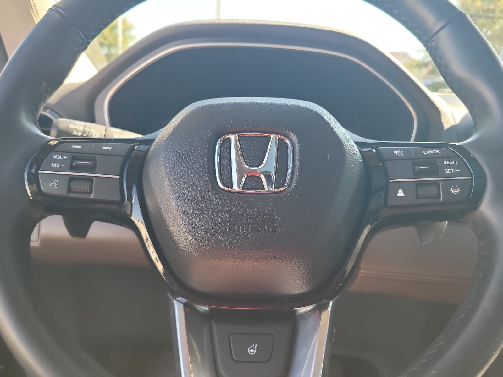 Used 2025 Honda Pilot Elite image 13
