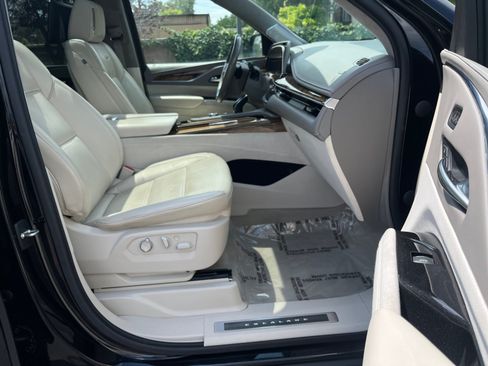 Used 2021 Cadillac Escalade ESV Premium Luxury Platinum w/ Heavy-Duty Trailer Package AWD/4WD image 29