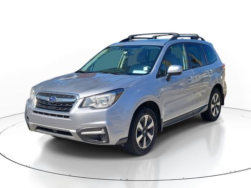 Used 2018 Subaru Forester 2.5i Premium image 3