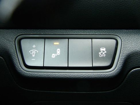 Used 2024 Kia Forte LXS w/ LXS Technology Package FWD image 13