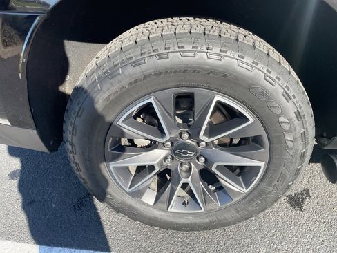 Used 2021 Chevrolet Tahoe Z71 w/ Z71 Off-Road Package image 11