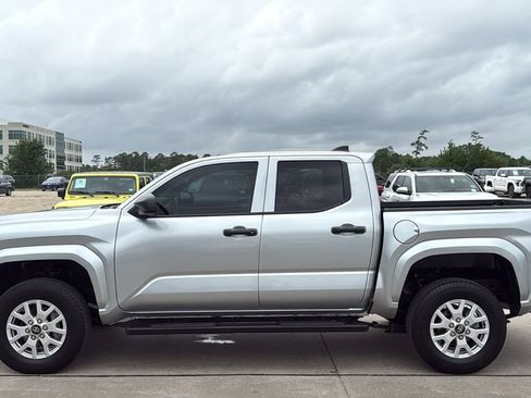 Certified 2025 Toyota Tacoma SR image 2