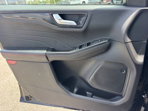 Used 2025 Ford Escape ST-Line AWD/4WD image 13