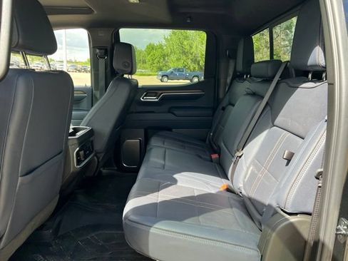 Used 2024 Chevrolet Silverado 1500 High Country w/ High Country Premium Package AWD/4WD image 17