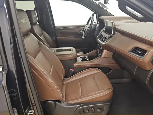 Used 2021 Chevrolet Suburban High Country AWD/4WD image 9