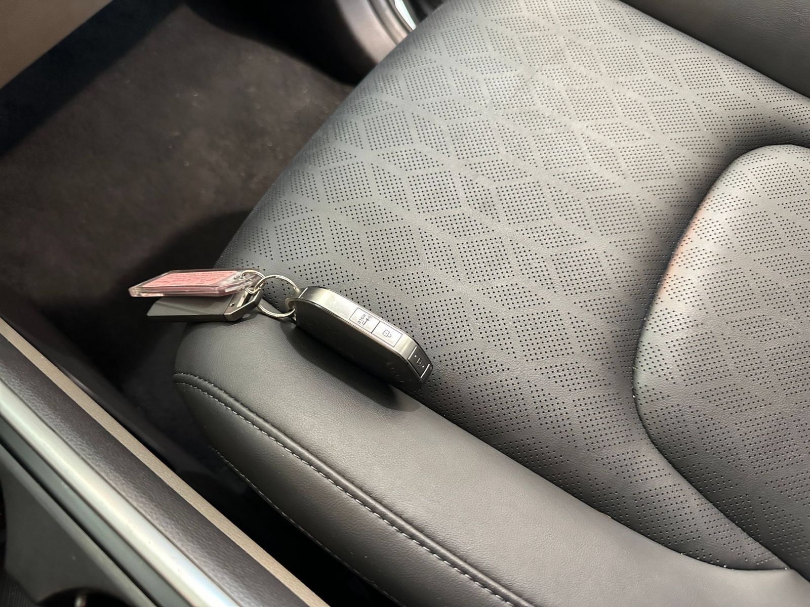 Used 2026 Kia Carnival FWD image 21