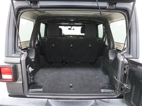 Used 2018 Jeep Wrangler Unlimited Sport image 26