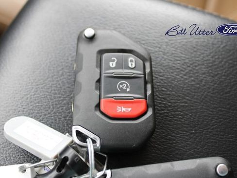 Used 2021 Jeep Wrangler Unlimited Rubicon AWD/4WD image 11