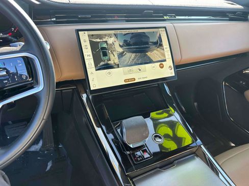 Used 2025 Land Rover Range Rover Sport SE image 29