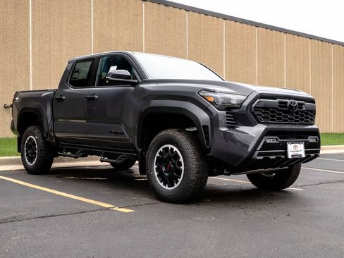 New 2026 Toyota Tacoma TRD Off-Road w/ TRD Off Road Upgrade Package AWD/4WD image 2