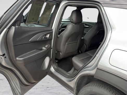 Used 2023 Chevrolet TrailBlazer RS w/ Sun and Liftgate Package AWD/4WD image 38