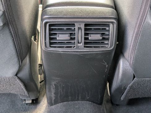 Used 2020 Nissan Rogue SV image 15