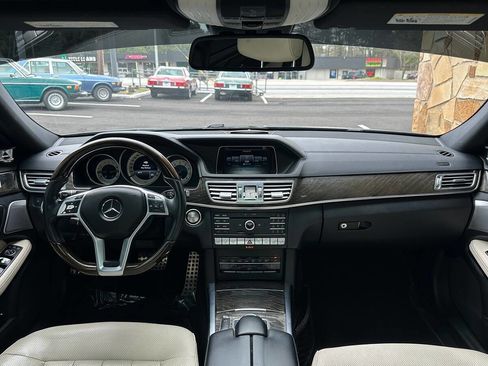 Used 2016 Mercedes-Benz E 400 Sedan image 20