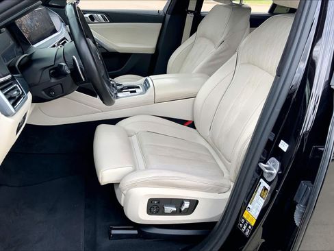 Used 2022 BMW X6 M50i w/ Executive Package image 8