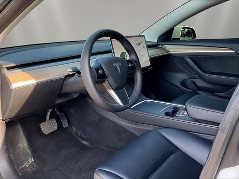 Used 2021 Tesla Model 3 Standard Range Plus RWD image 16