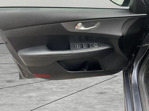 Used 2019 Kia Forte LXS FWD image 8