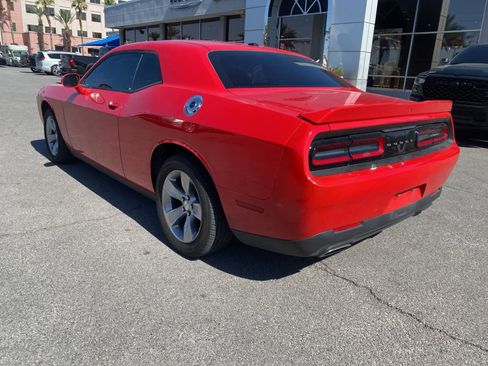 Used 2022 Dodge Challenger SXT RWD image 8