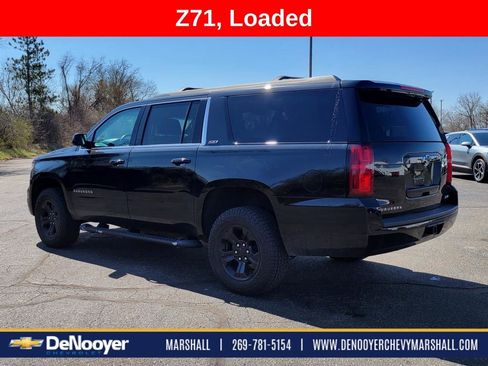 Used 2018 Chevrolet Suburban LT image 4