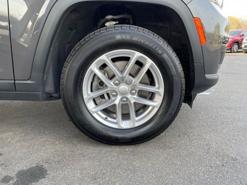 Used 2025 Jeep Grand Cherokee L Laredo AWD/4WD image 36