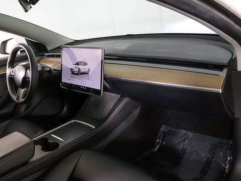 Used 2023 Tesla Model 3 Standard Range image 29