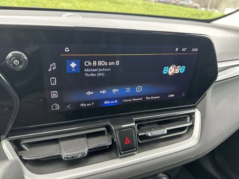 Used 2025 Chevrolet TrailBlazer LT FWD image 14