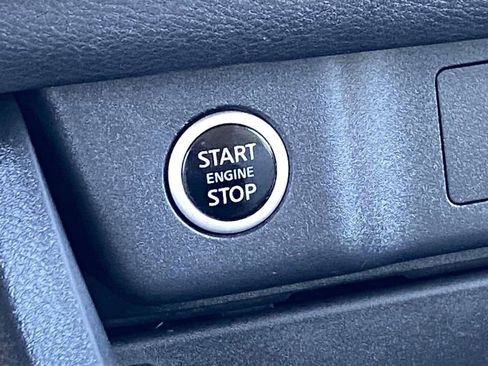 Certified 2023 Nissan Rogue SV FWD image 23