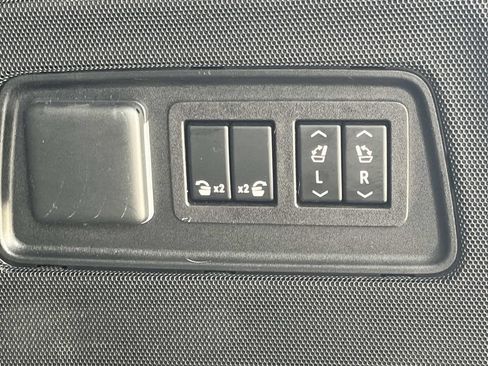 Certified 2023 Cadillac Escalade Premium Luxury AWD/4WD image 24