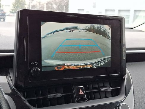 Used 2024 Toyota Corolla LE image 19