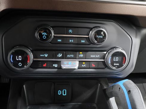 Used 2023 Ford Bronco Outer Banks AWD/4WD image 11