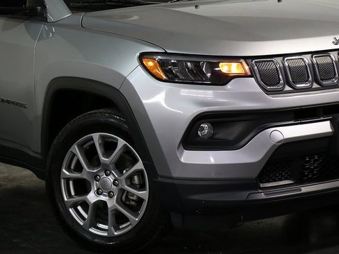 Used 2022 Jeep Compass Latitude image 8