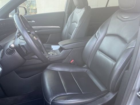 Used 2024 Cadillac XT4 Premium Luxury image 8
