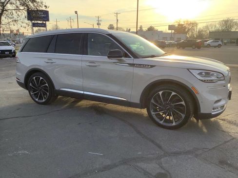 Used 2023 Lincoln Aviator Reserve w/ Equipment Group 201A image 8