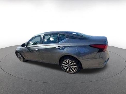 Used 2025 Nissan Altima 2.5 SV image 7