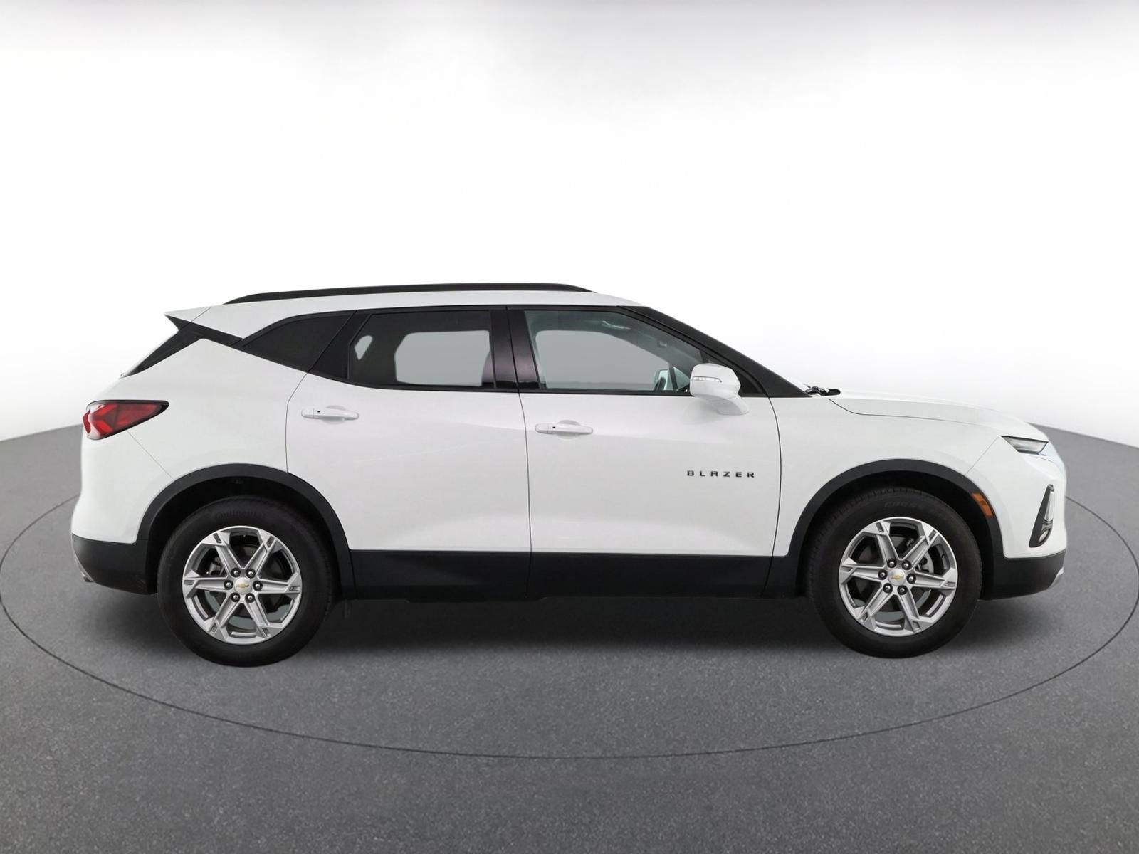 Used 2026 Chevrolet Blazer LT FWD image 9