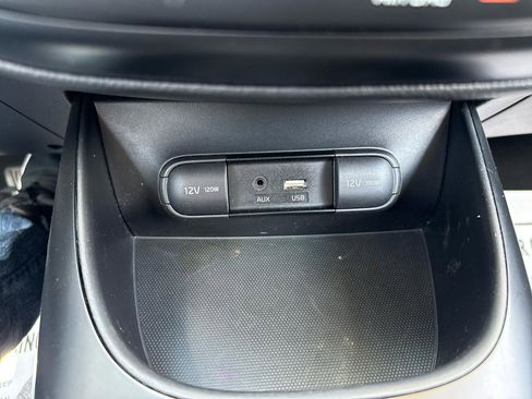 Used 2019 Kia Soul + FWD image 39