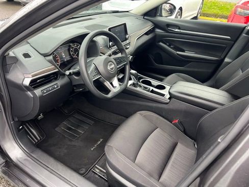 Used 2023 Nissan Altima 2.5 SV image 11
