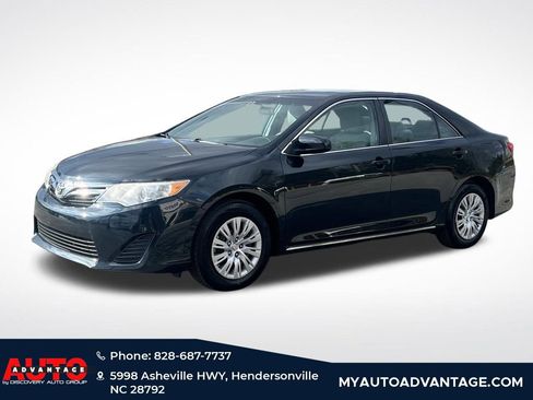 Used 2014 Toyota Camry L image 5