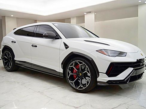 Used 2024 Lamborghini Urus Performante image 14