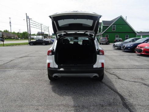 Used 2022 Ford Escape Titanium AWD/4WD image 7
