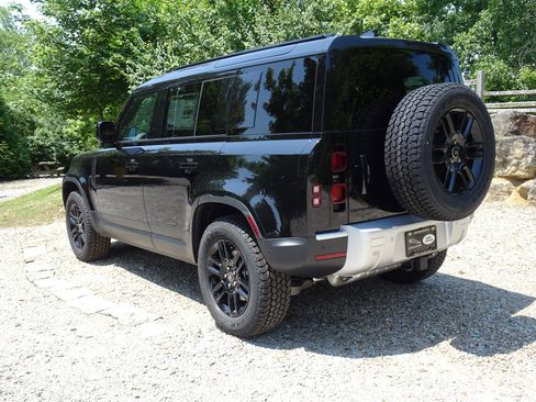 New 2025 Land Rover Defender 110 S image 8