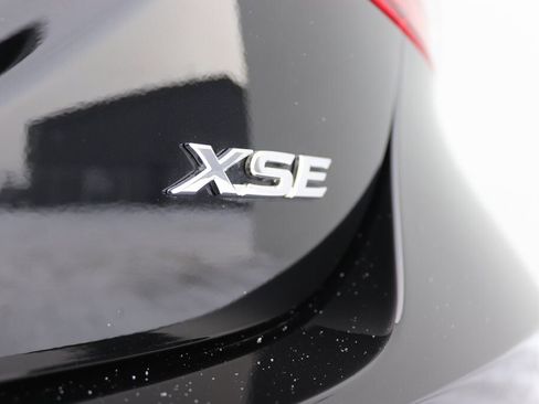 Used 2018 Toyota Camry XSE image 40