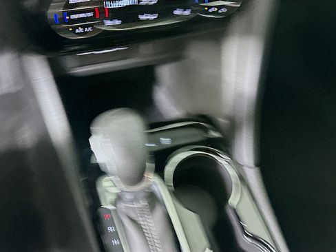 Used 2023 Buick Encore GX Select w/ Sport Touring Package FWD image 25