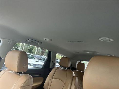 Used 2020 Buick Enclave Premium image 16
