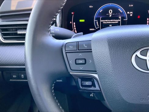 Used 2025 Toyota Camry SE FWD image 23