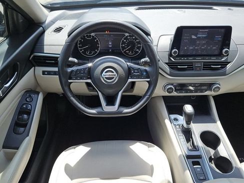 Used 2019 Nissan Altima 2.5 SV FWD image 5