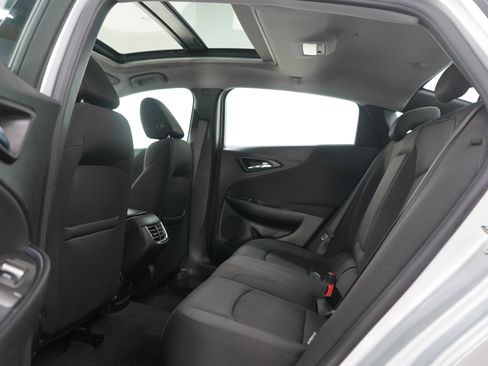 Used 2021 Chevrolet Malibu LT FWD image 16